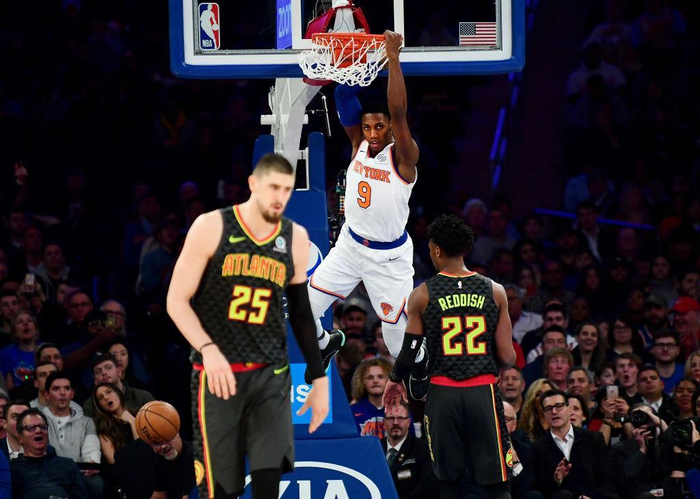 爱游戏-包含NBA季后赛赛程吃紧，巴塞罗那国际比赛日调整名单，引发热议，控场能力受关注的词条